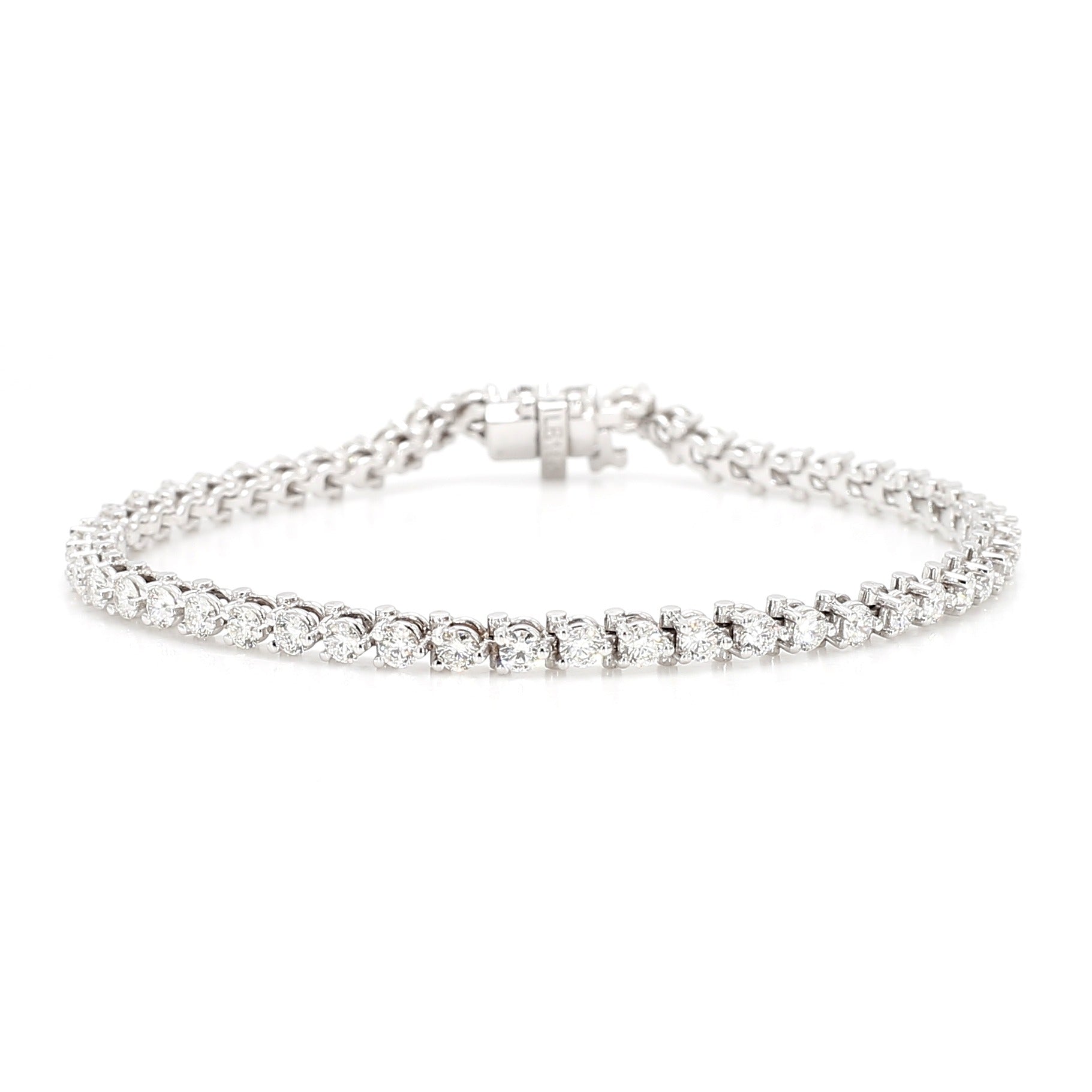 Natural diamond tennis bracelet in white gold